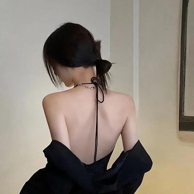 年轻女孩爱过来